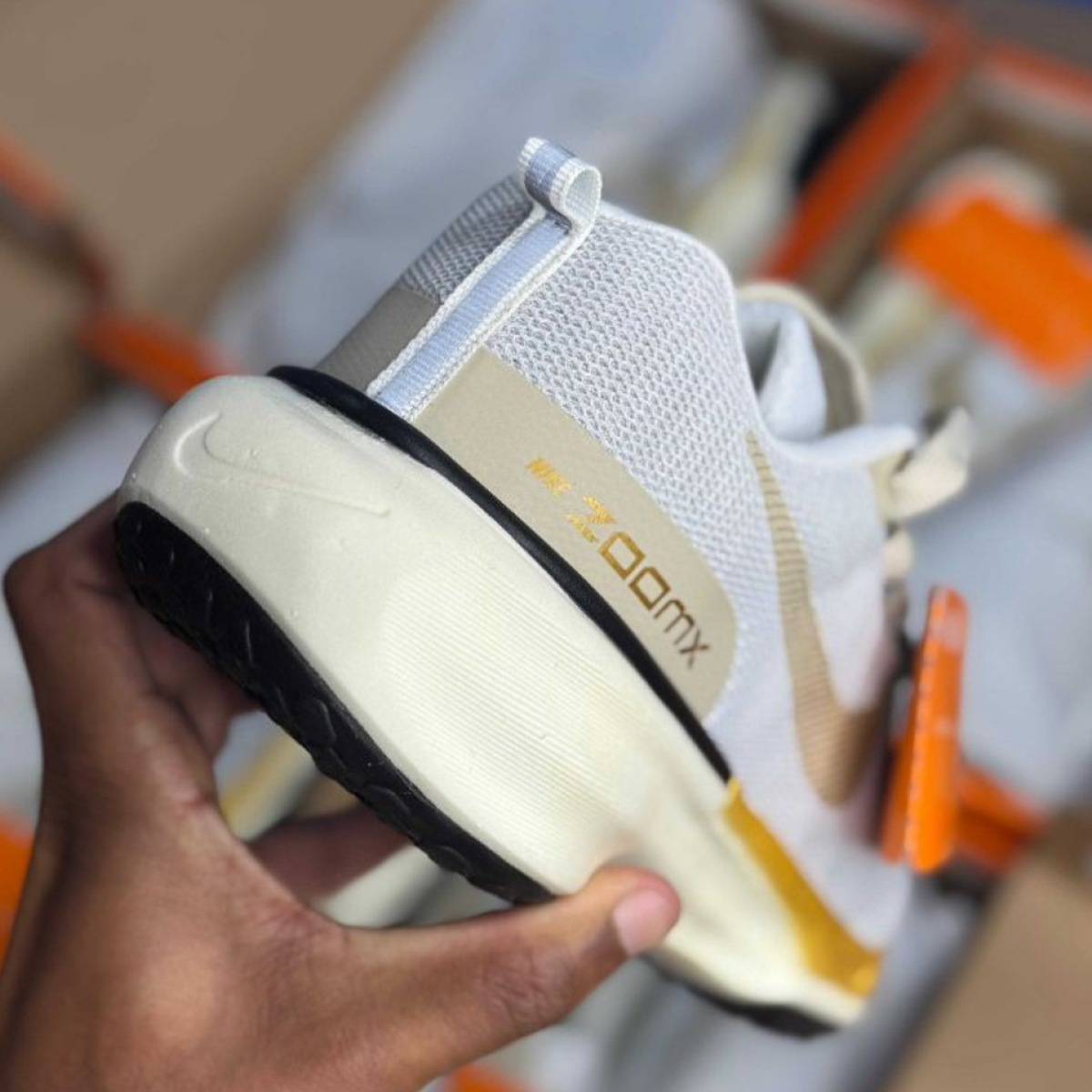 Nike ZoomX - (Linha Premium) x Branco/Dourado