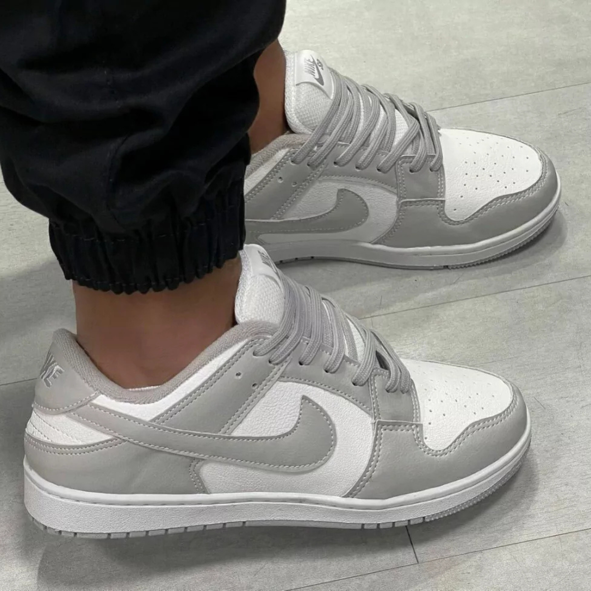 Tênis Nike Dunk Cinza