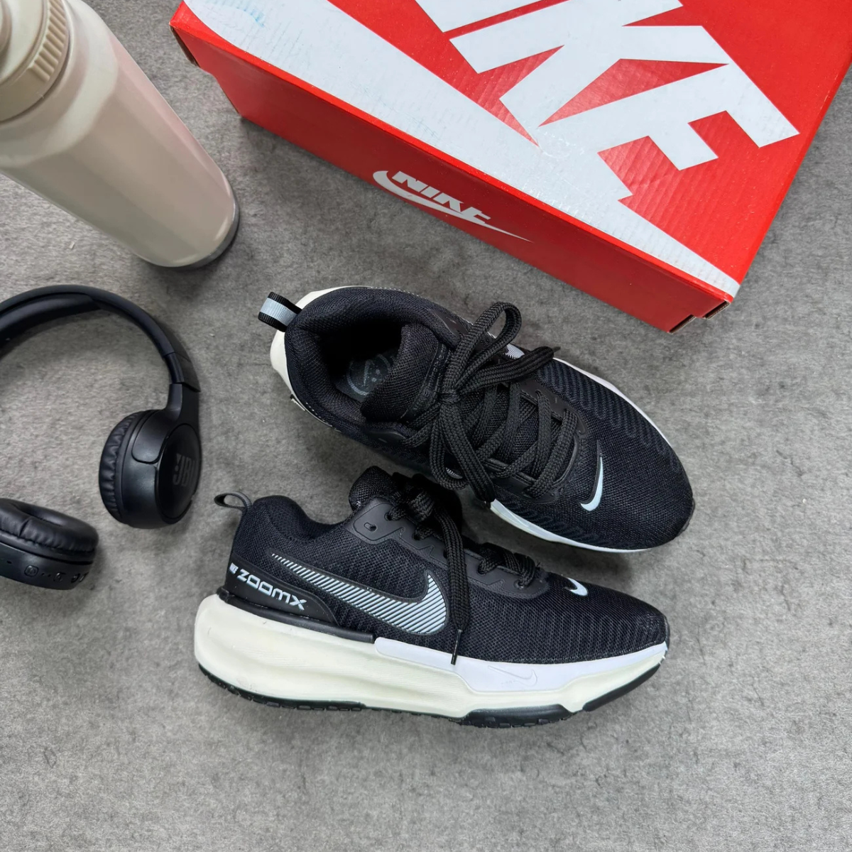 Tênis Unissex Nike ZoomX Premium Preto/Branco