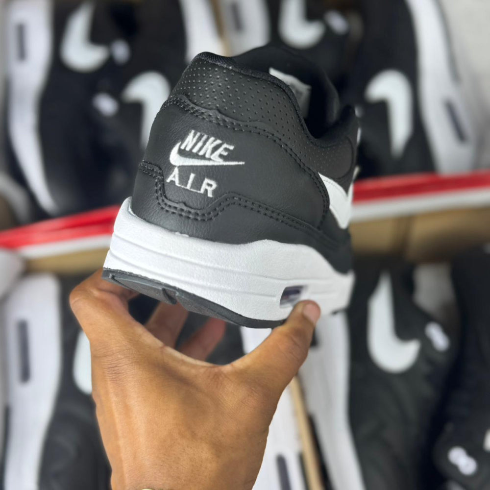 Air Max 1 Preto/Branco