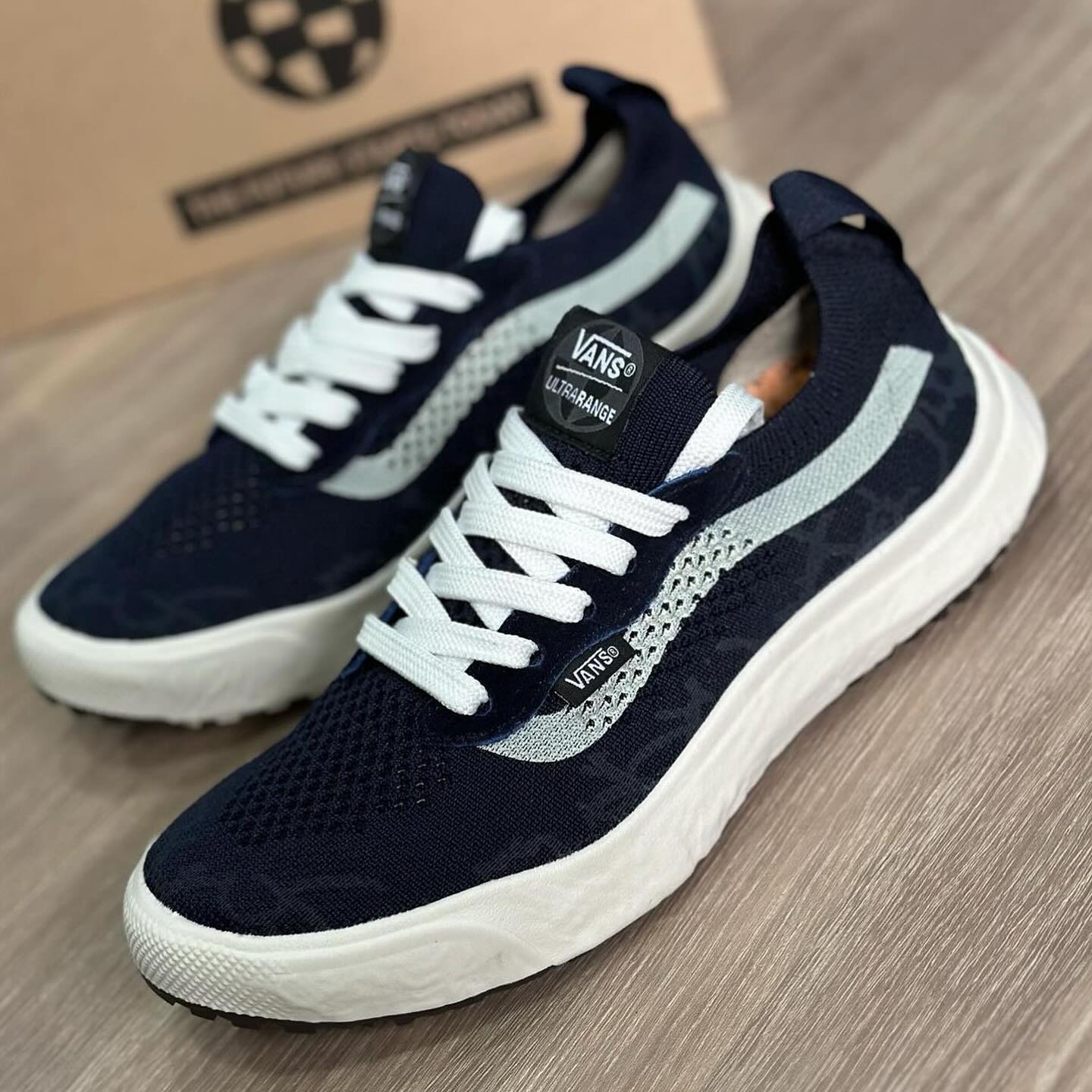Tênis Vans Unissex Ultrarange Vr3 Premium