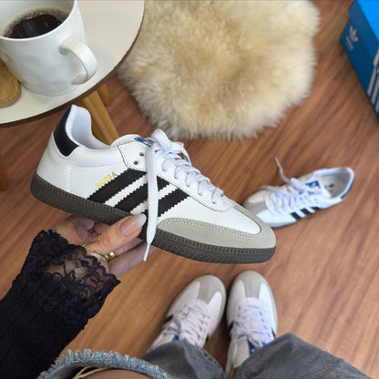 Tênis Feminino Adidas Samba Premium (EM COURO)