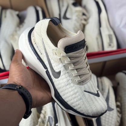 Tênis Feminino Nike ZoomX Invencible Run Premium